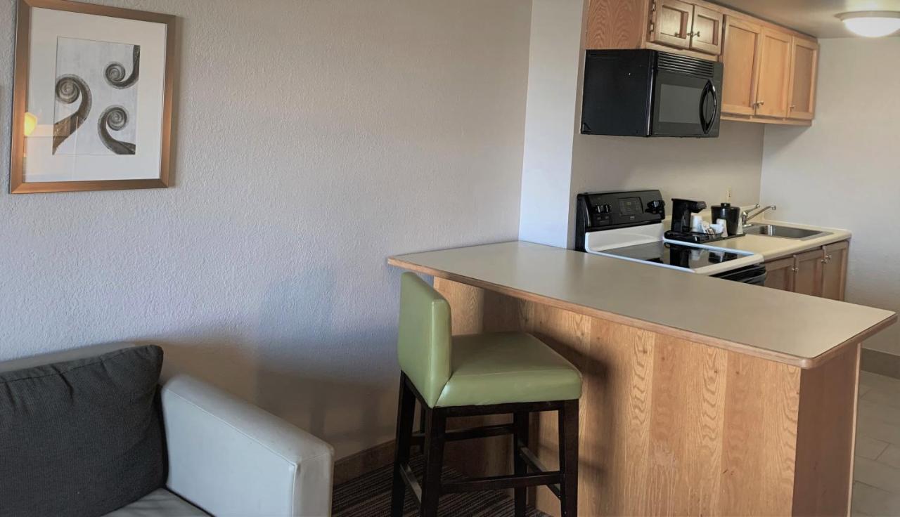 King Suite Extended Stay with Kitchen - Non-Smoking at Country Inn & Suites by Radisson, Clarksville, TN