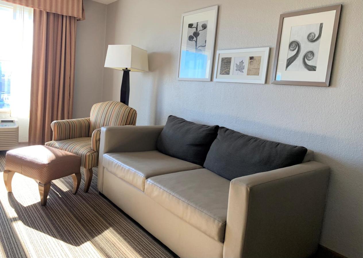 King Suite Extended Stay with Kitchen - Non-Smoking at Country Inn & Suites by Radisson, Clarksville, TN