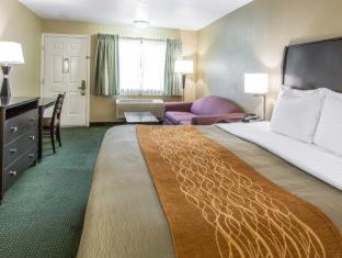 Room #30026513 at The Oakhurst Inn at Yosemite