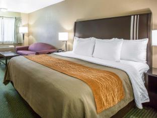 Room #30026513 at The Oakhurst Inn at Yosemite