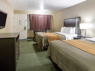 Room #30026515 at The Oakhurst Inn at Yosemite