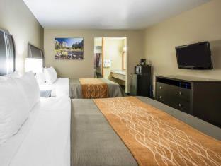 Room #30026515 at The Oakhurst Inn at Yosemite