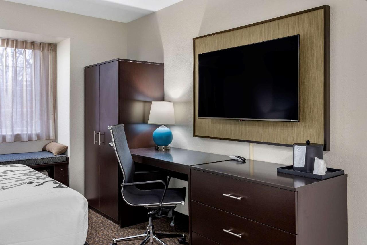 Queen Suite - Non-Smoking at Sleep Inn St. Robert-Fort Leonard Wood