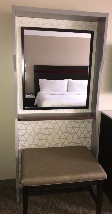 Standard Room at Radisson Hotel Schaumburg