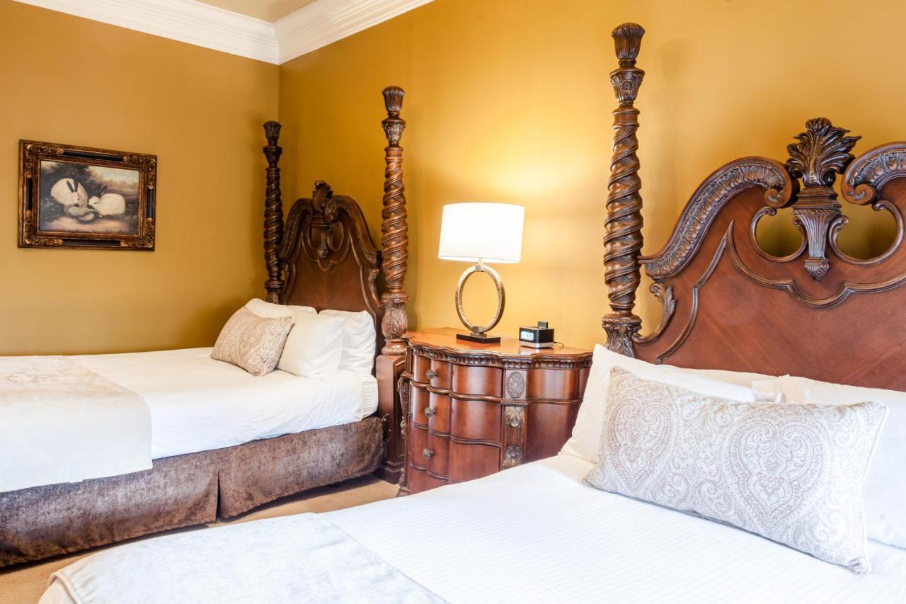 Coach Room with Two Queen Beds at The Inn At Leola Village, a Historic Hotel of America