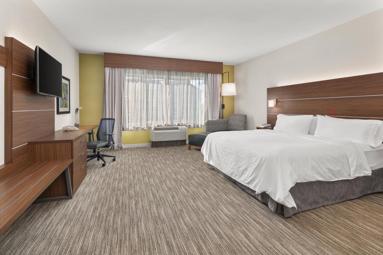 King Room - Disability Access at Holiday Inn Express Hotel Sacramento Airport Natomas by IHG