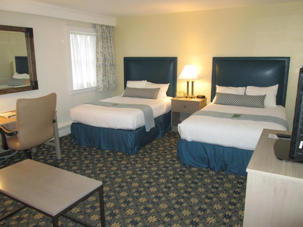 Deluxe Annex with Two Double Beds at Middlebury Inn
