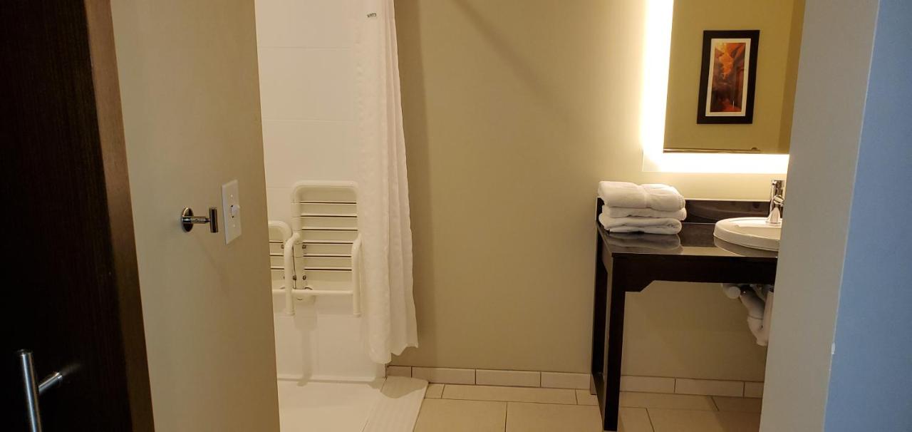 King Room - Mobility Access/Non-Smoking at Wingate by Wyndham Page Lake Powell