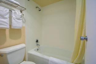 King Room - Non-Smoking at Super 8 by Wyndham Meadowlands