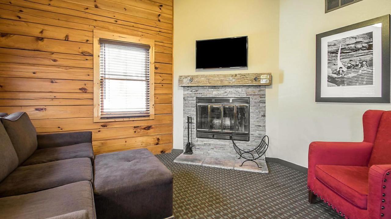 Two-Bedroom King Suite at Hilton Vacation Club Christmas Mountain Village