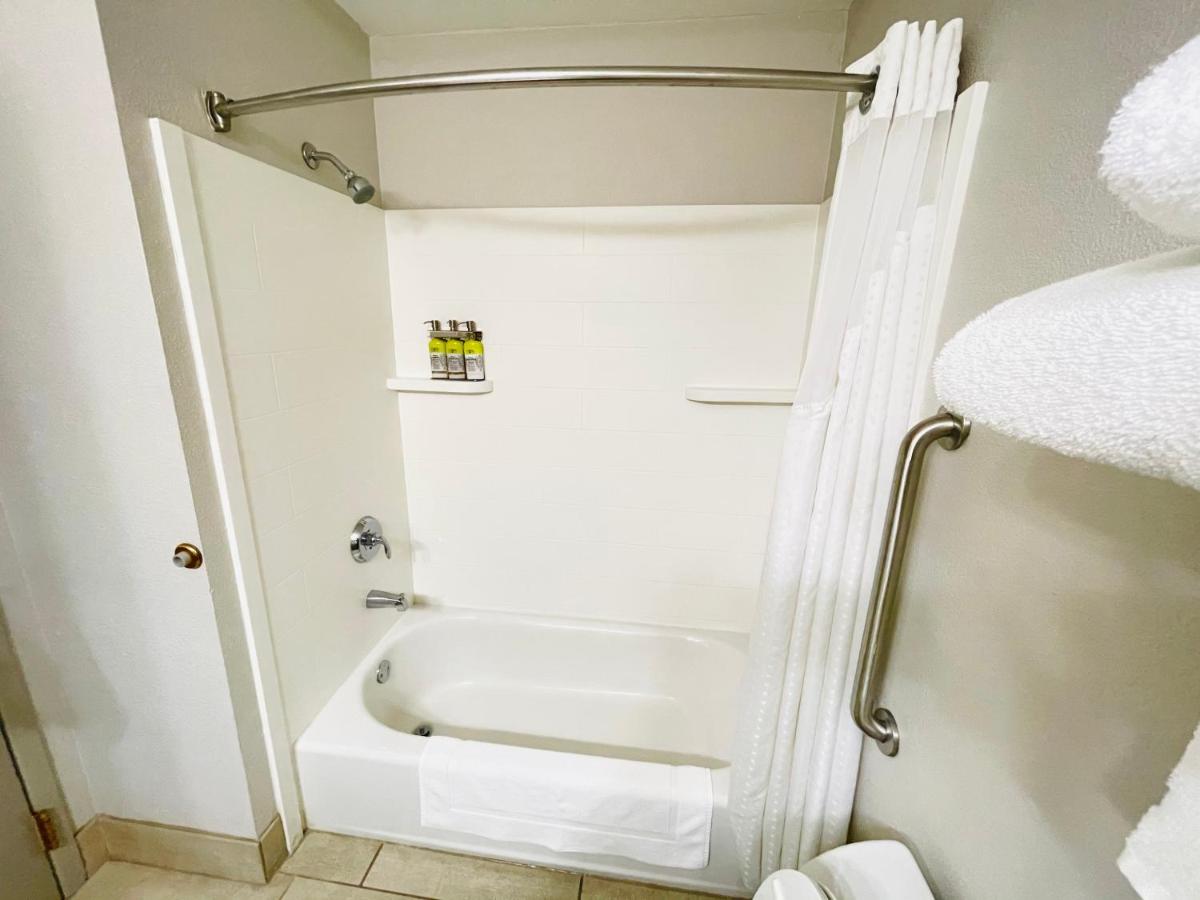 Standard Room at Holiday Inn Express & Suites Shelbyville by IHG