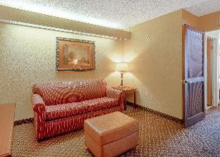 Room #18795409 at Quality Suites San Antonio Northeast