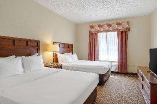 Room #18795410 at Quality Suites San Antonio Northeast