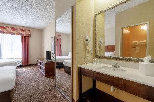 Room #18795410 at Quality Suites San Antonio Northeast