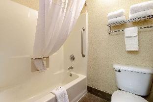 Room #18795410 at Quality Suites San Antonio Northeast