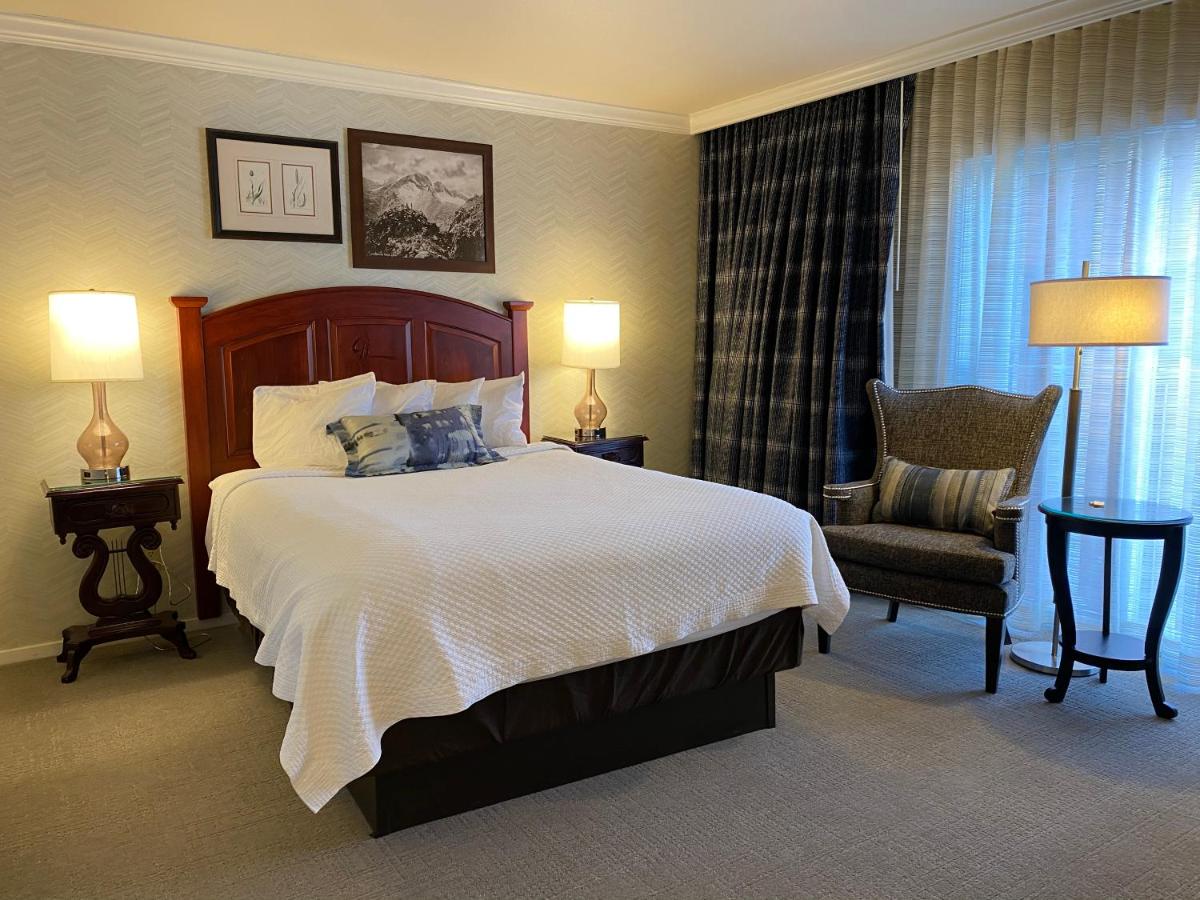 Queen Room - Disability Access at Hotel Boulderado
