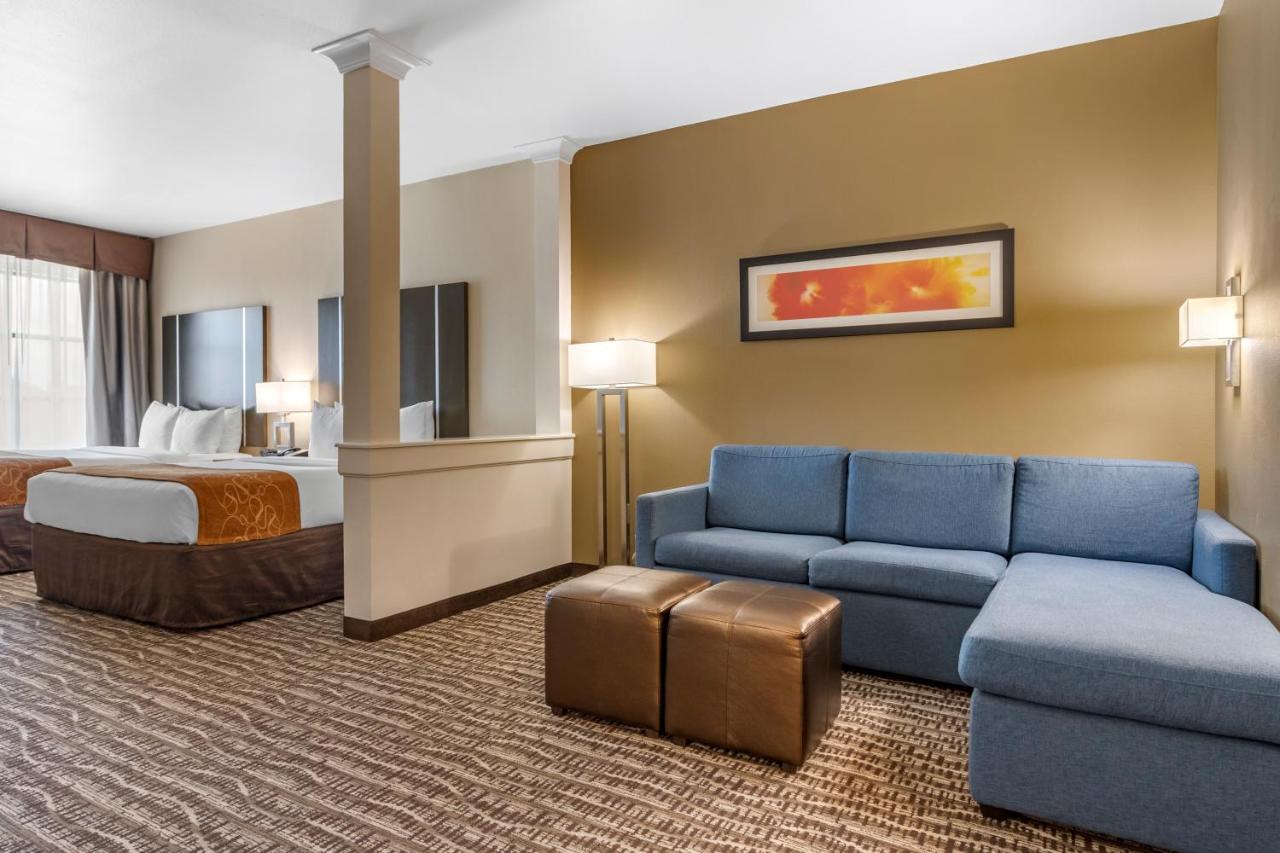 Queen Suite with Two Queen Beds Non-Smoking at Comfort Suites Near Sam Houston Race Park