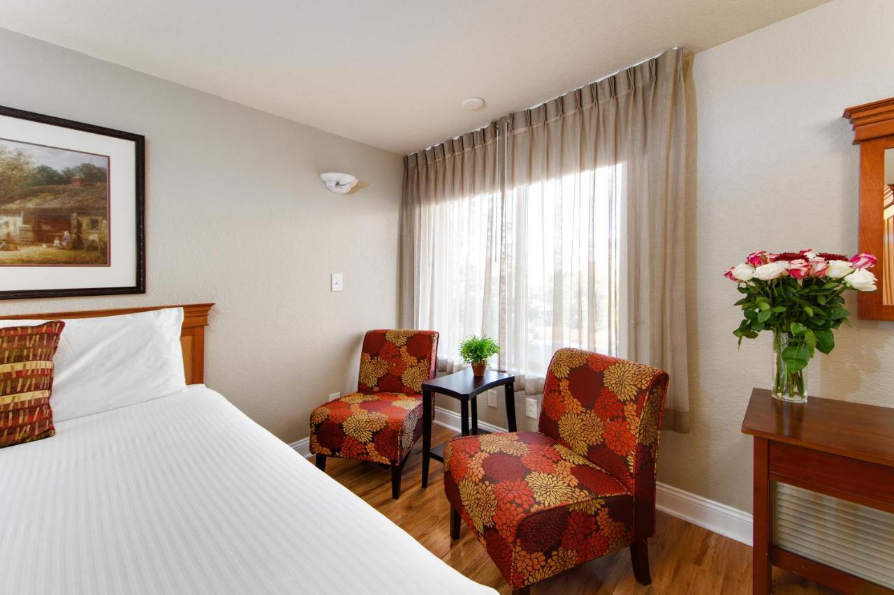 Queen Room with Two Queen Beds at Stratford Inn