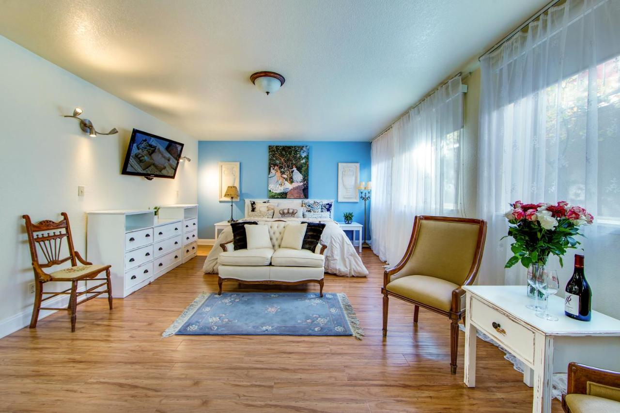 Studio at Stratford Inn