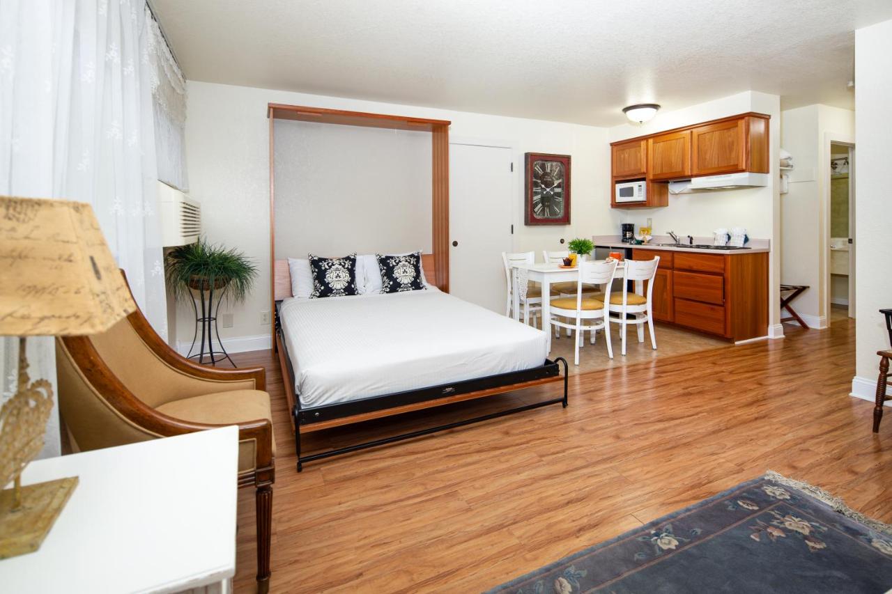 Studio at Stratford Inn
