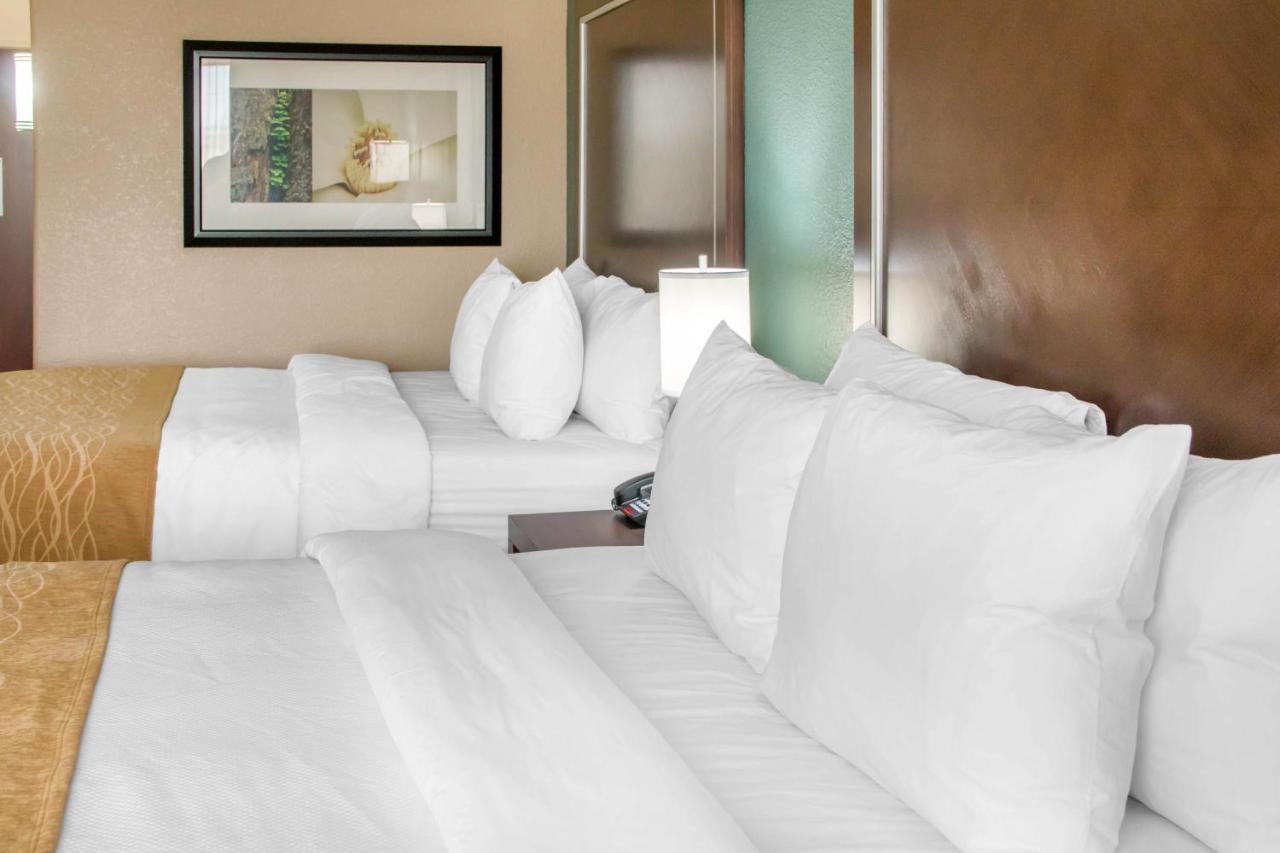 Queen Room with Two Queen Beds and Tub - Hearing Accessible/Non-Smoking at Comfort Inn & Suites San Marcos near Outlet Mall