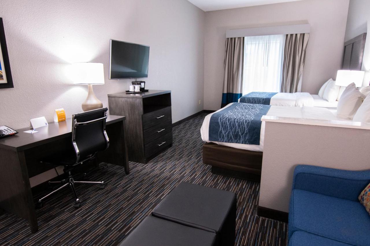 King Suite - Non-Smoking at Comfort Inn and Suites Near Medical Center