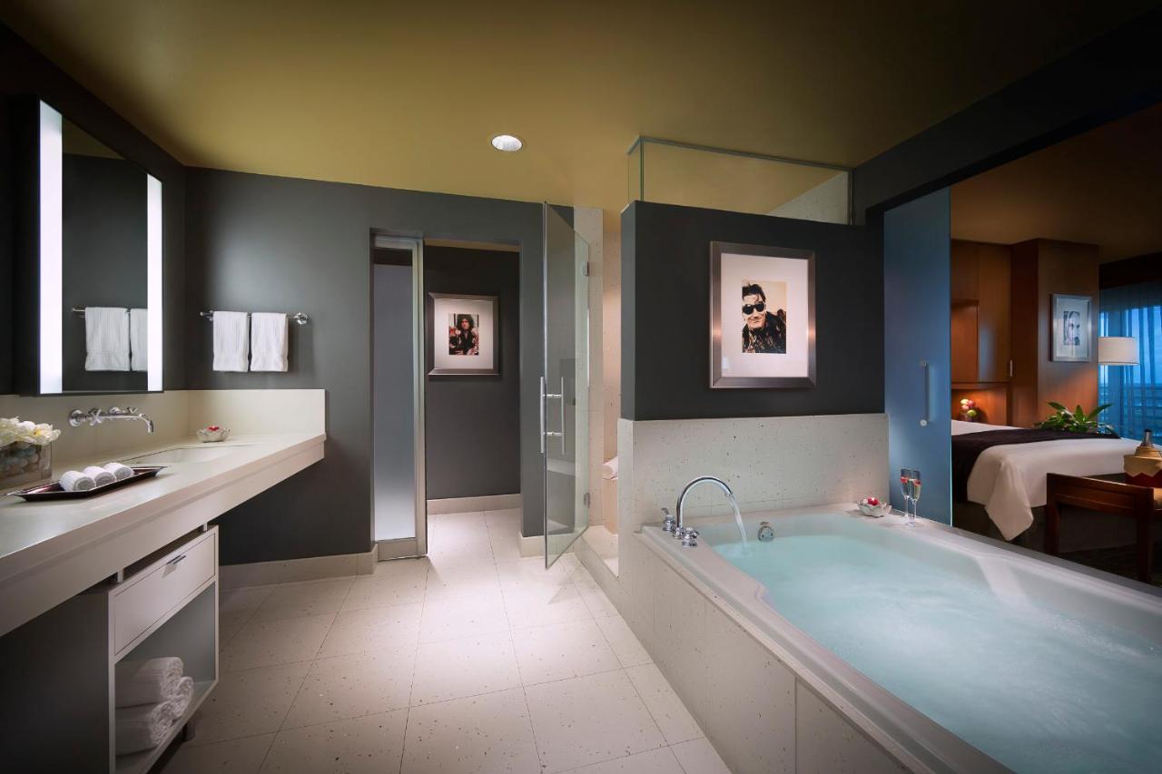 West Tower Luxury King at Seminole Hard Rock Hotel & Casino Tampa