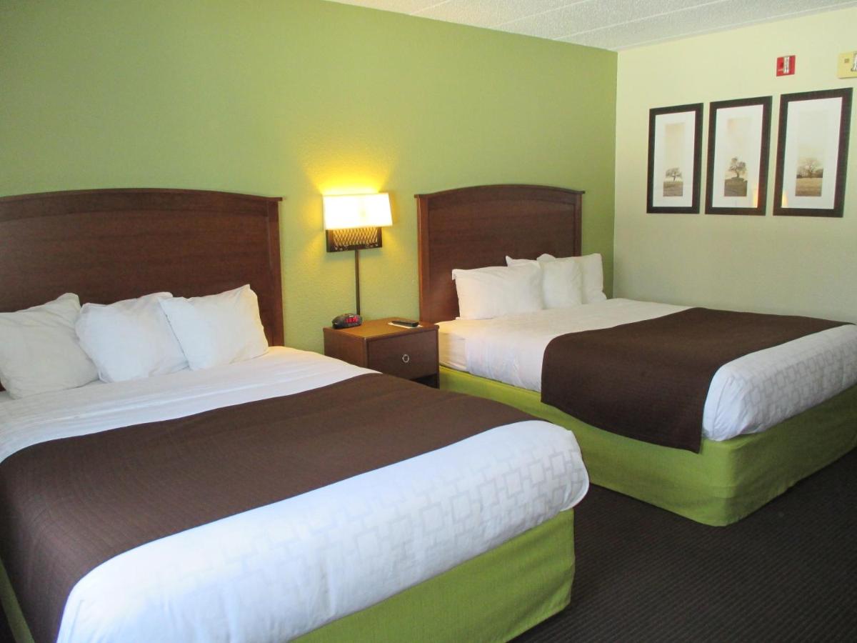 Queen Room with Two Queen Beds at Cobblestone Hotel & Suites – Wisconsin Rapids