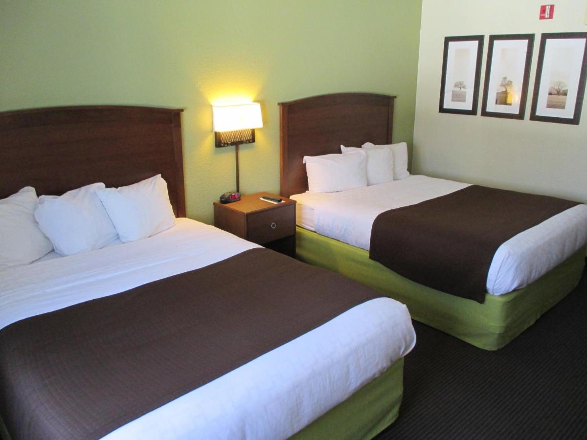 Queen Room with Two Queen Beds at Cobblestone Hotel & Suites – Wisconsin Rapids
