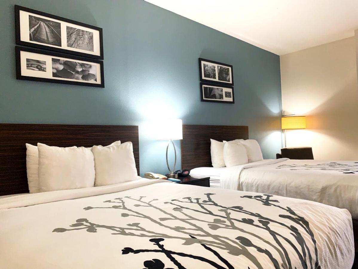 Queen Room with Two Queen Beds - Accessible/Non-Smoking at Spark by Hilton Montgomery EastChase