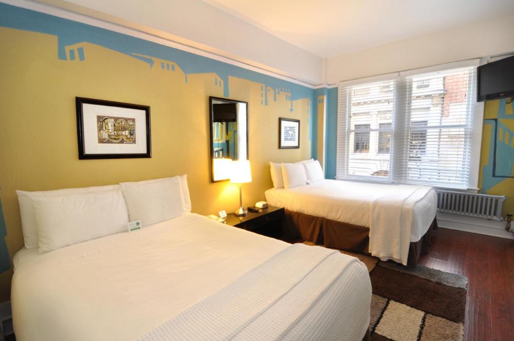 Deluxe Quadruple Room at Hotel des Arts