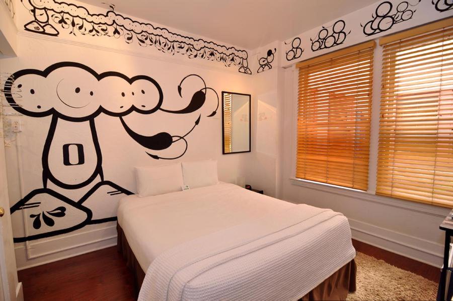 Standard Queen Room at Hotel des Arts