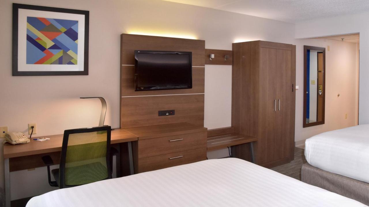Queen Room with Two Queen Beds - Non-Smoking at Holiday Inn Express Mount Pleasant-Scottdale, an IHG Hotel