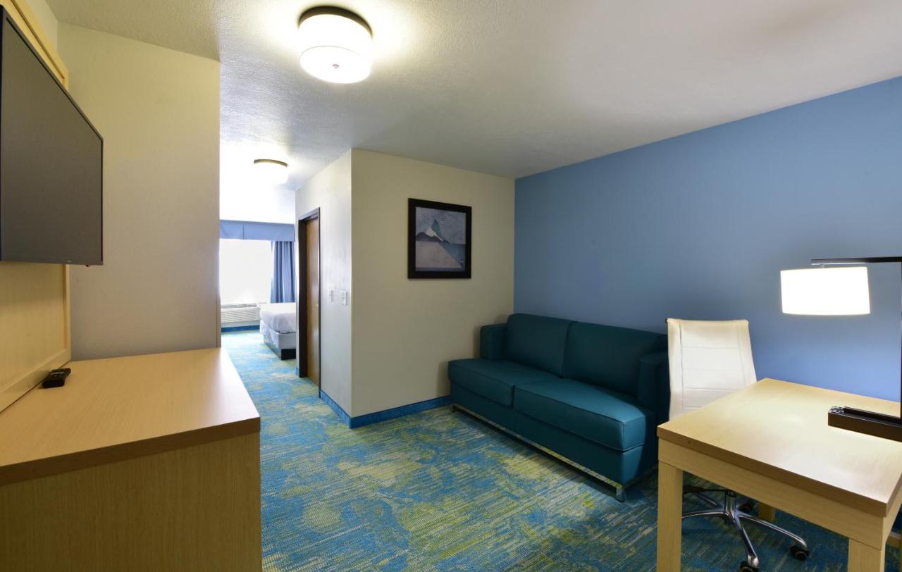 King Studio Suite - Non-Smoking at Days Inn by Wyndham Springville