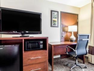 Room #29564010 at Comfort Inn Norwalk - Sandusky