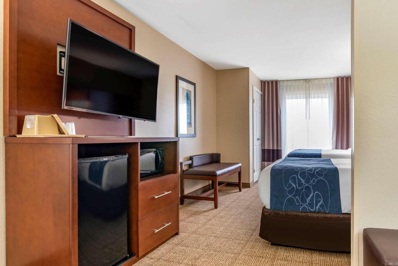 Queen Suite - Non-Smoking at Comfort Suites Niceville Near Elgin Air Force Base
