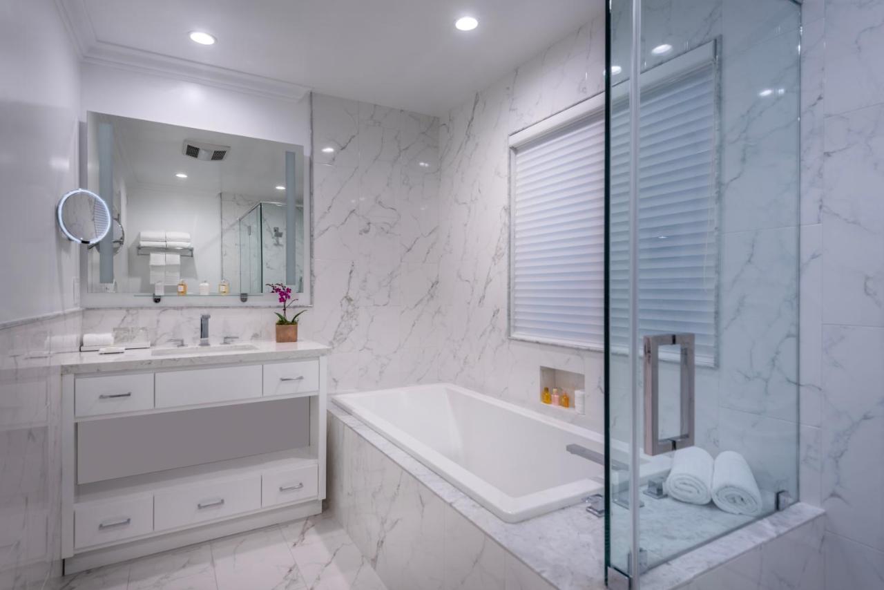 Queen Junior Suite at Beverly Hills Plaza Hotel & Spa