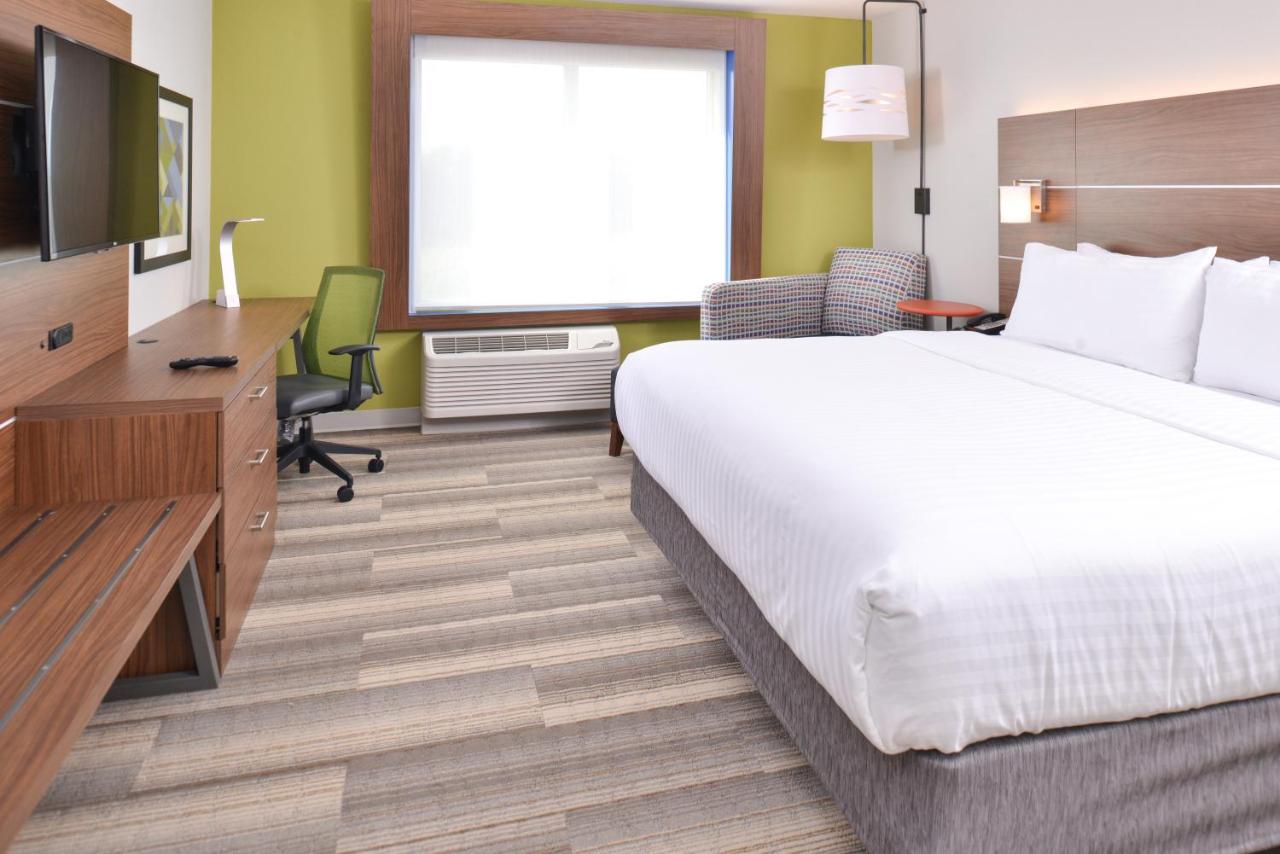 King Room - Disability Access/Hearing Accessible at Holiday Inn Express & Suites Omaha Airport by IHG