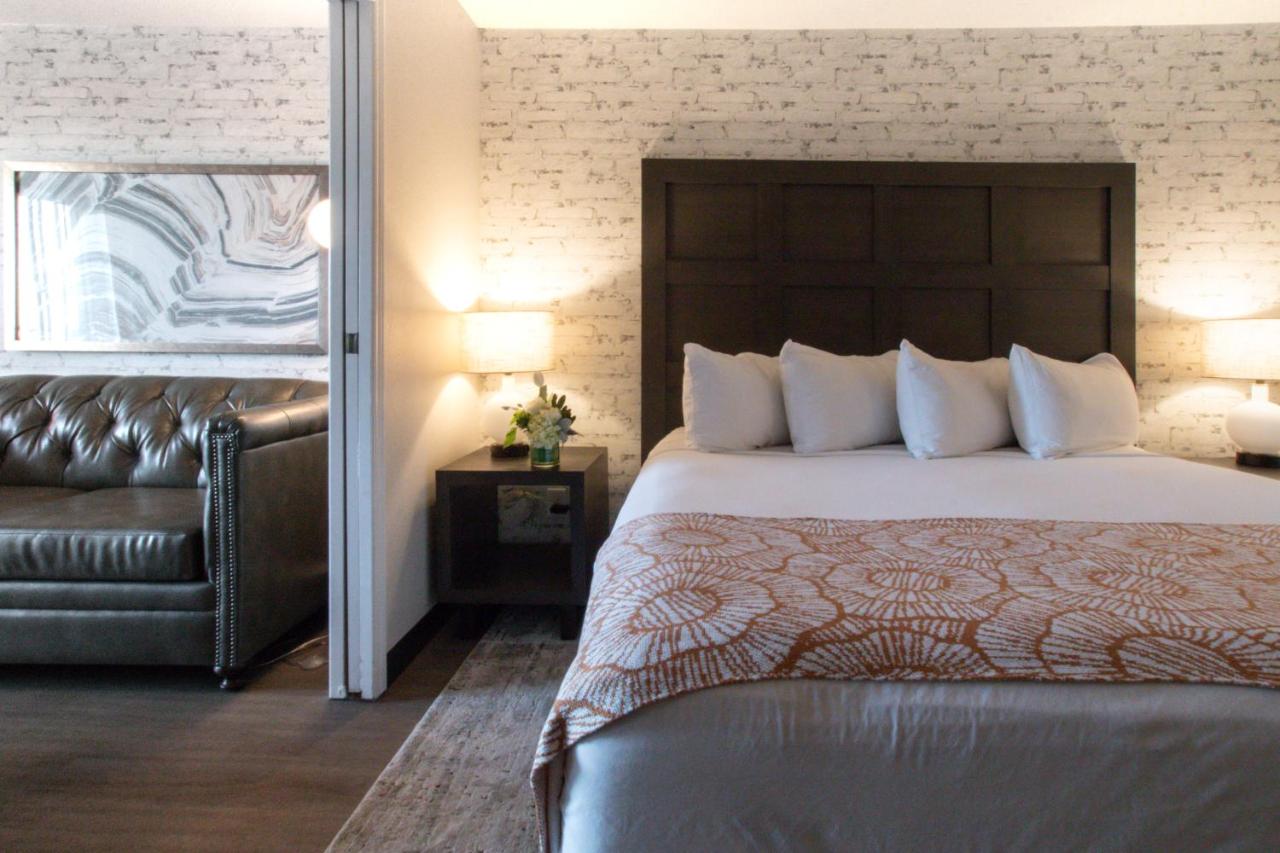 Executive King Suite at Oxford Suites Chico