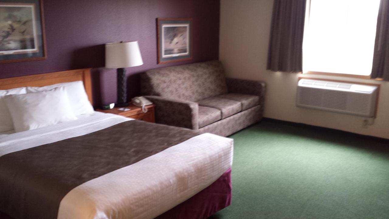Queen Studio Suite - Non-Smoking at AmericInn by Wyndham Madison SD