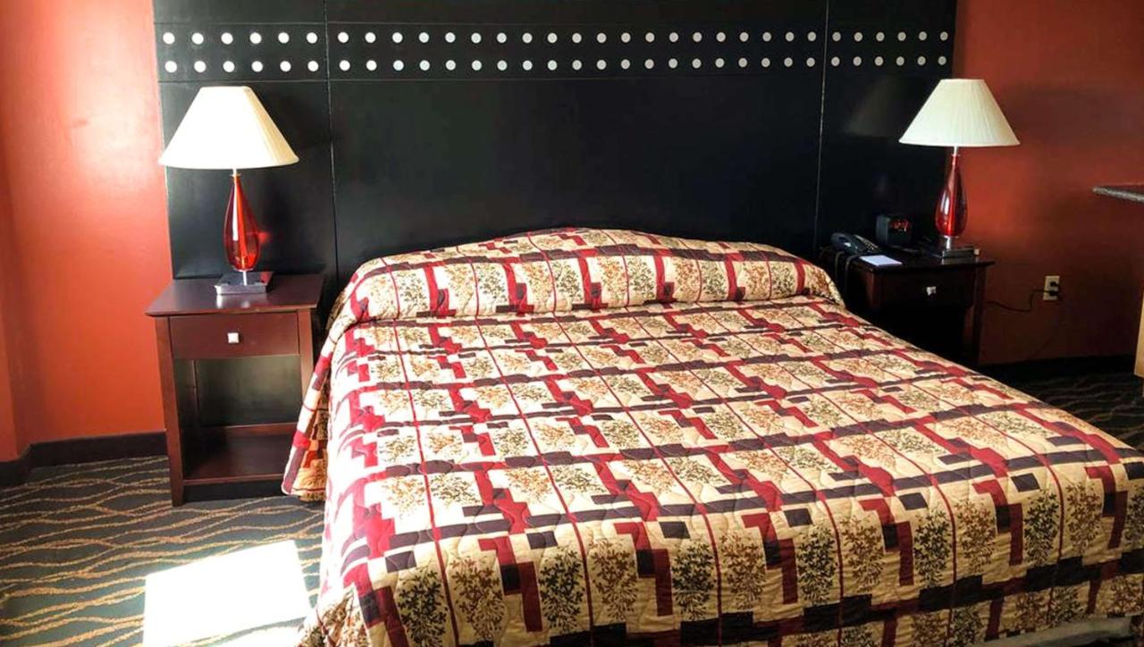 King Room at West Hartford Inn