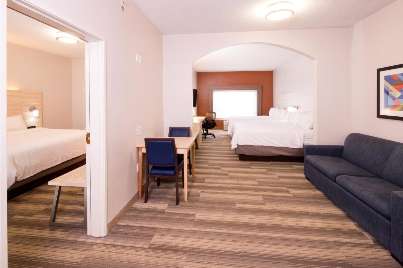  | Holiday Inn Express Hotel & Suites Grand Blanc