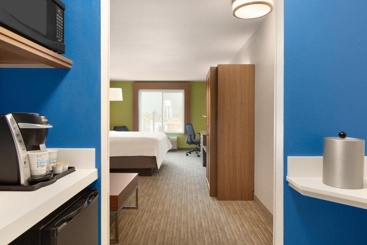 King Suite - Non-Smoking at Holiday Inn Express Hotel & Suites Merced by IHG