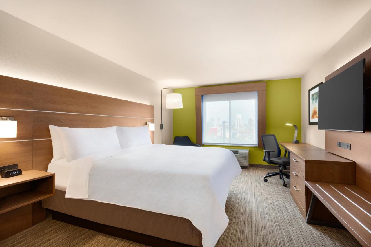 King Suite - Non-Smoking at Holiday Inn Express Hotel & Suites Merced by IHG