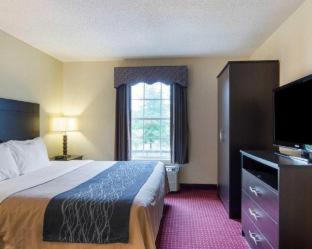 Room #45914013 at Quality Inn & Suites Little Rock West