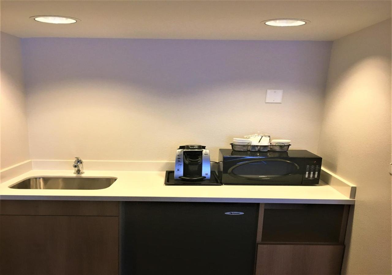 Executive King Suite at Holiday Inn Franklin - Cool Springs by IHG
