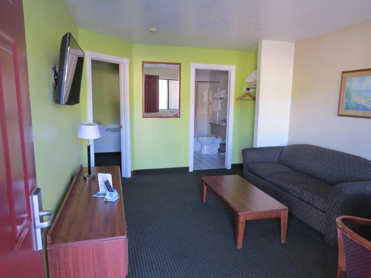King Suite with Spa Bath - Non-Smoking at America's Best Inn & Suites