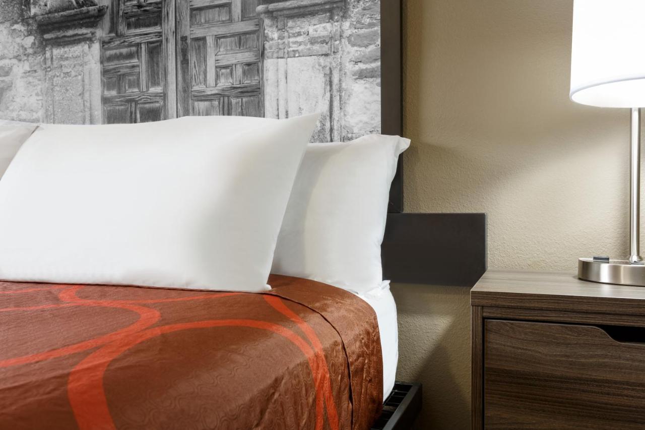 King Room - Non-Smoking at Super 8 by Wyndham San Antonio Airport North