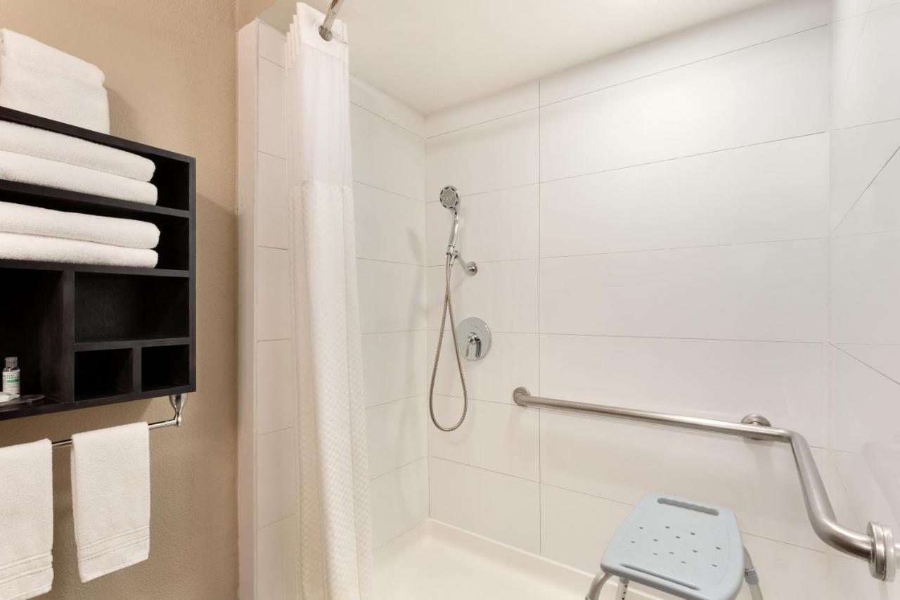 King Room - Mobility Access/Non-Smoking at Super 8 by Wyndham San Antonio Airport North