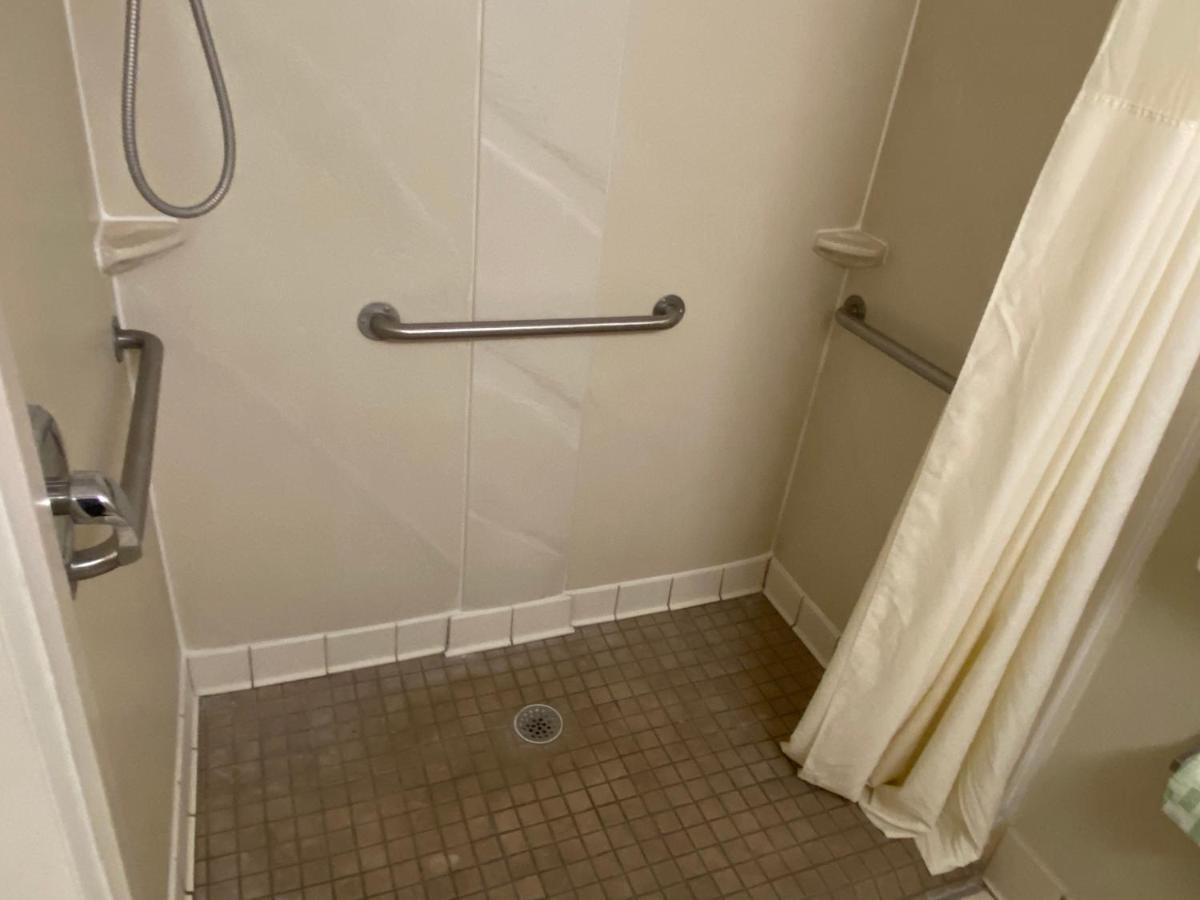 Queen Room with Two Queen Beds and Accessible Tub - Accessible/Non-Smoking at Clarion Inn Harpers Ferry - Charles Town